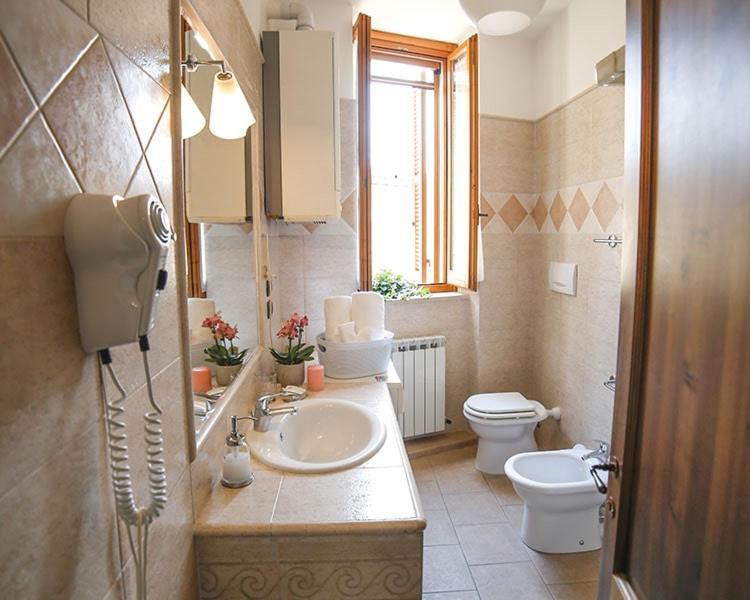Palazzo Le Muse Apartments Bevagna Bagian luar foto