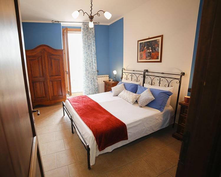 Palazzo Le Muse Apartments Bevagna Bagian luar foto
